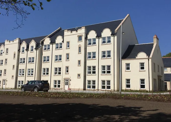 Luxury 2-Bedroom Apartment Near Beach In St Andrews