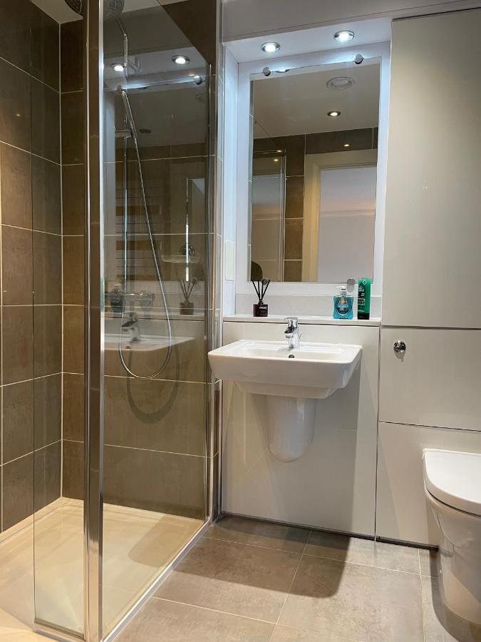 Apartment Luxury 2-bedroom Near In *
