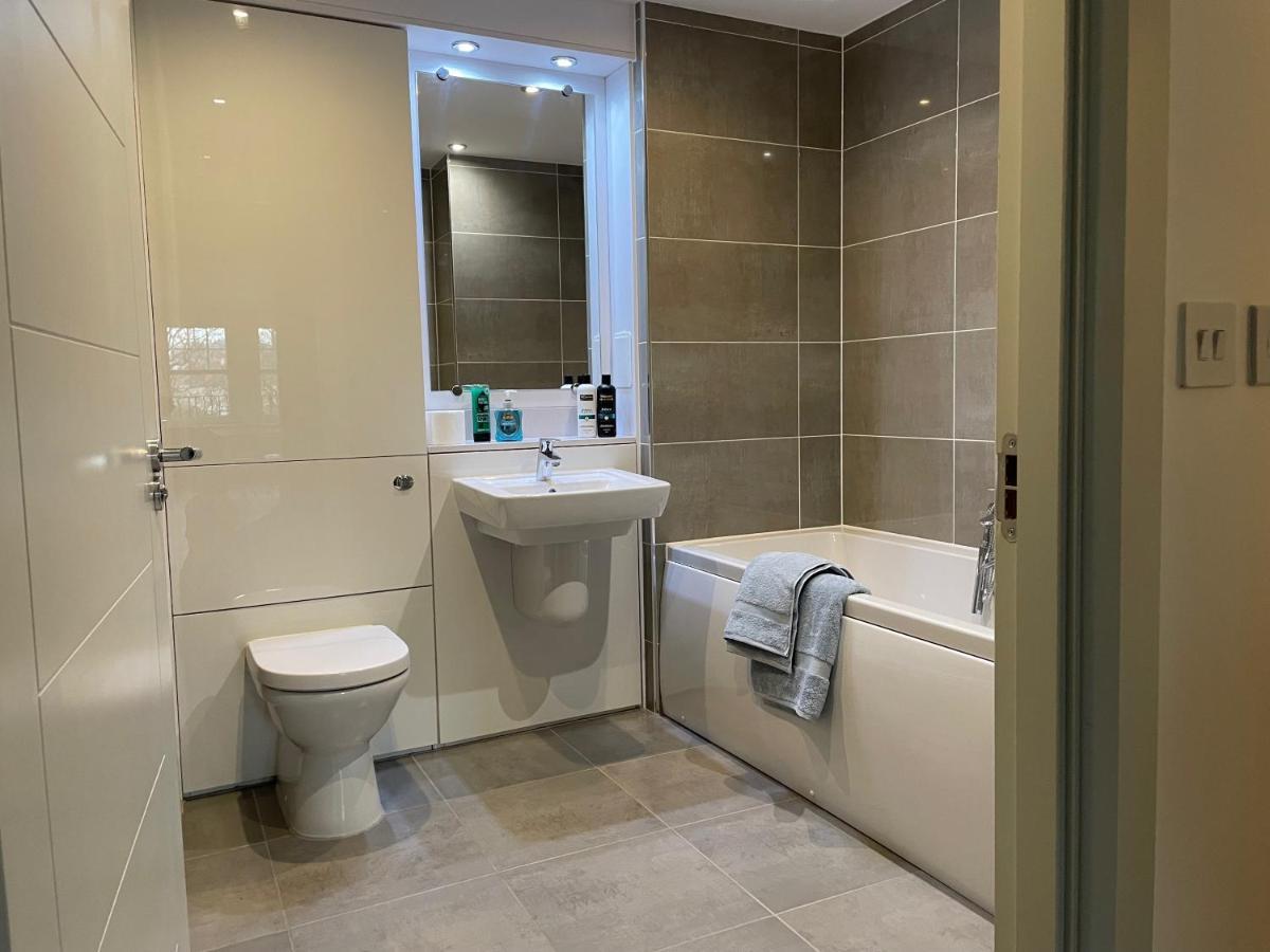 Apartment Luxury 2-bedroom Near In *